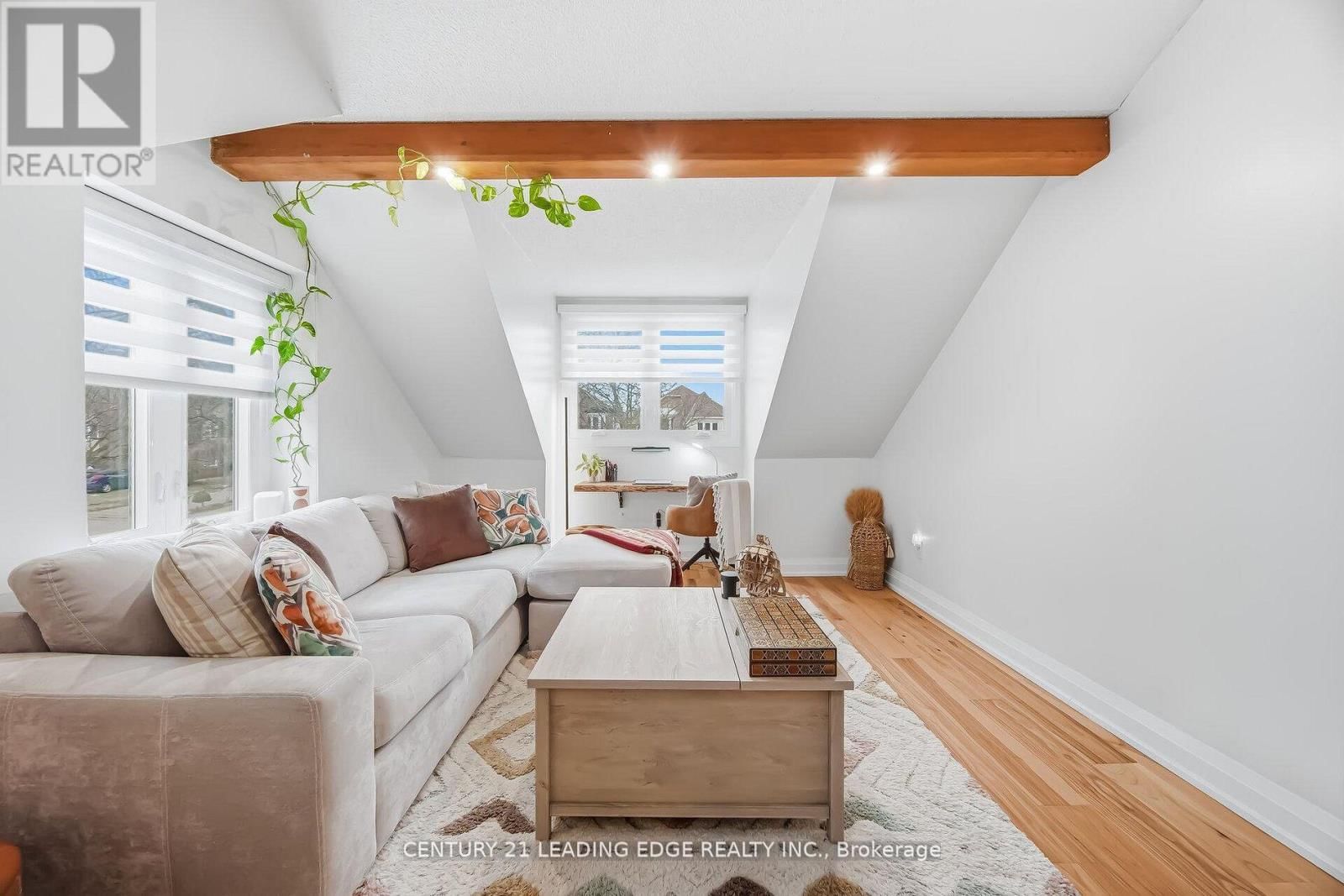 923 REDBIRD CRESCENT Image 21