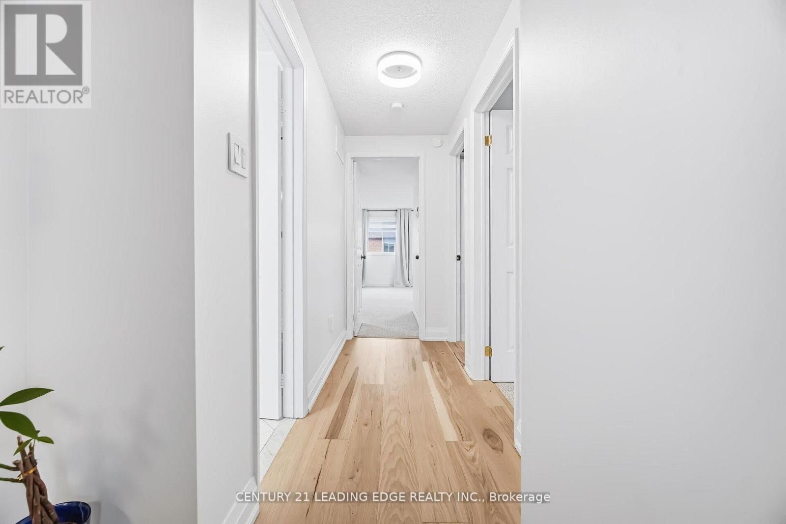 923 REDBIRD CRESCENT Image 23