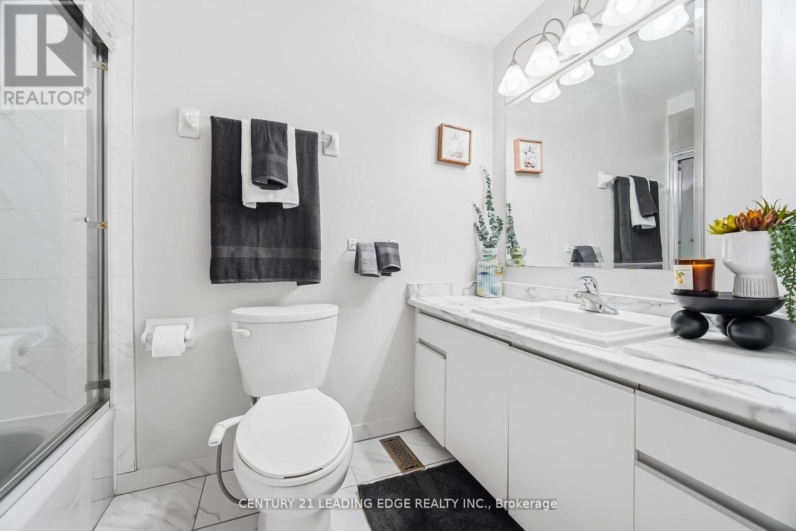 923 REDBIRD CRESCENT Image 27