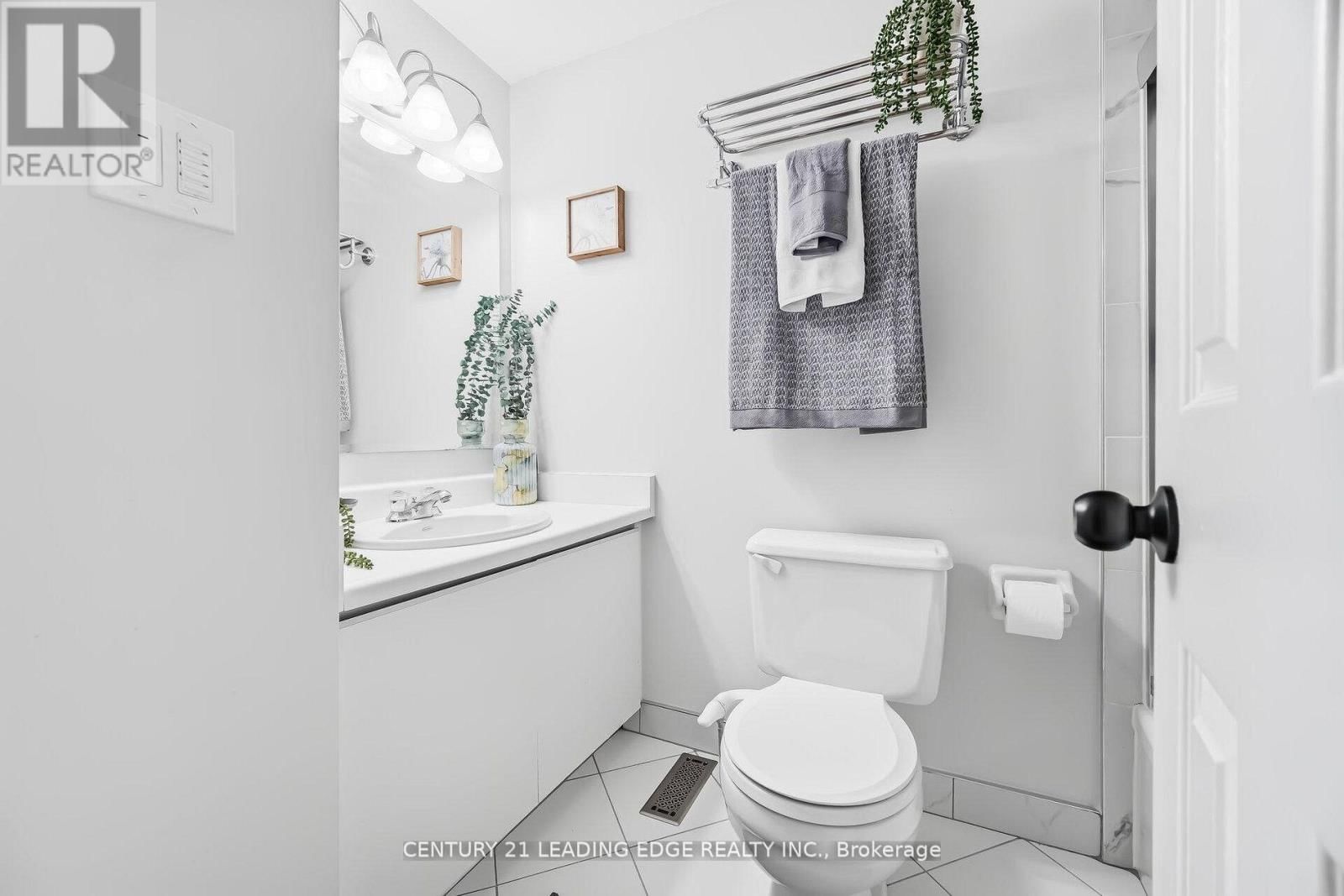 923 REDBIRD CRESCENT Image 31