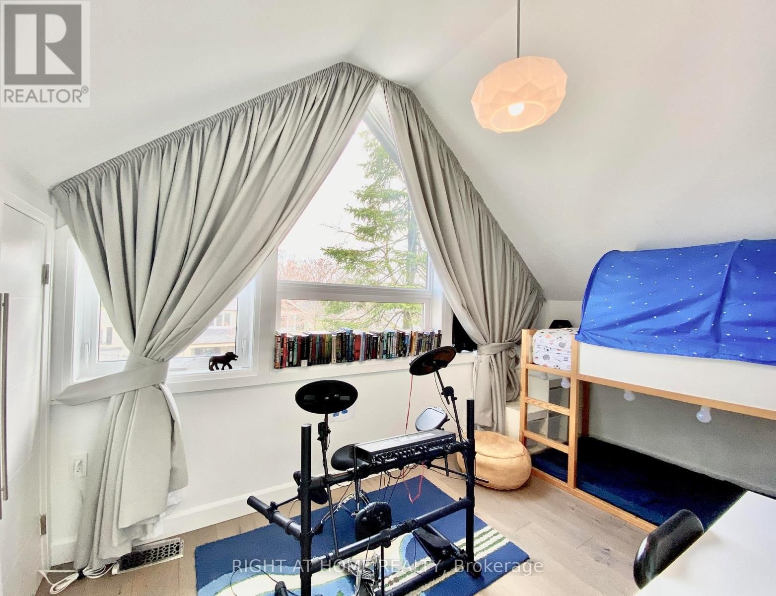 16 WOODLEE ROAD Image 11