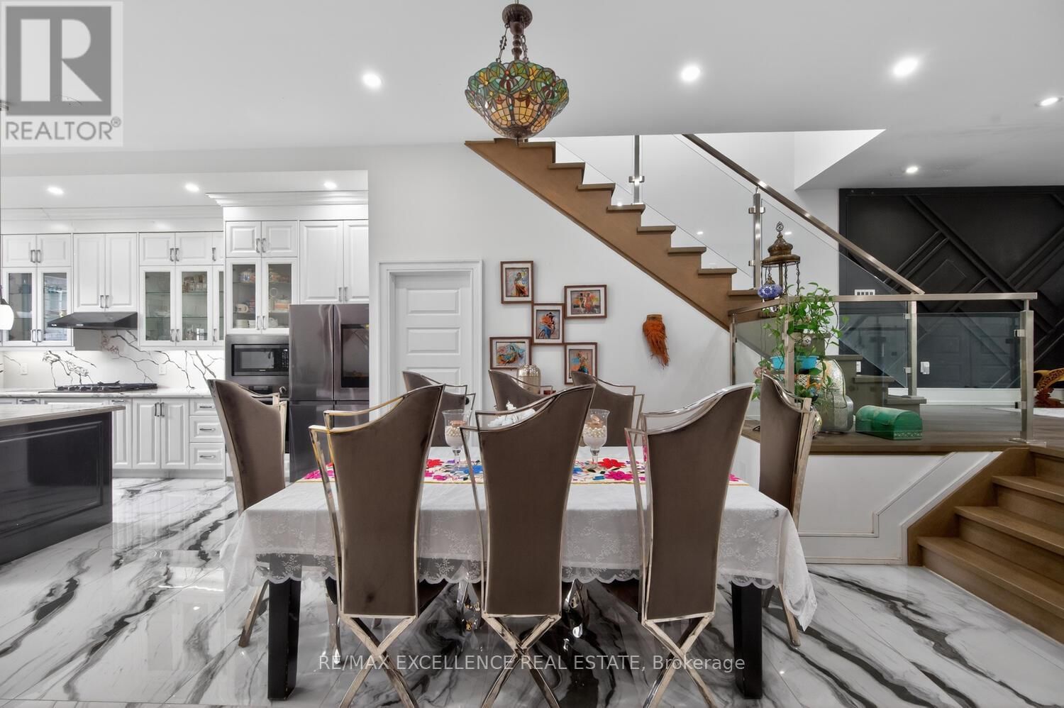 442 PHARMACY AVENUE SOUTH Image 10