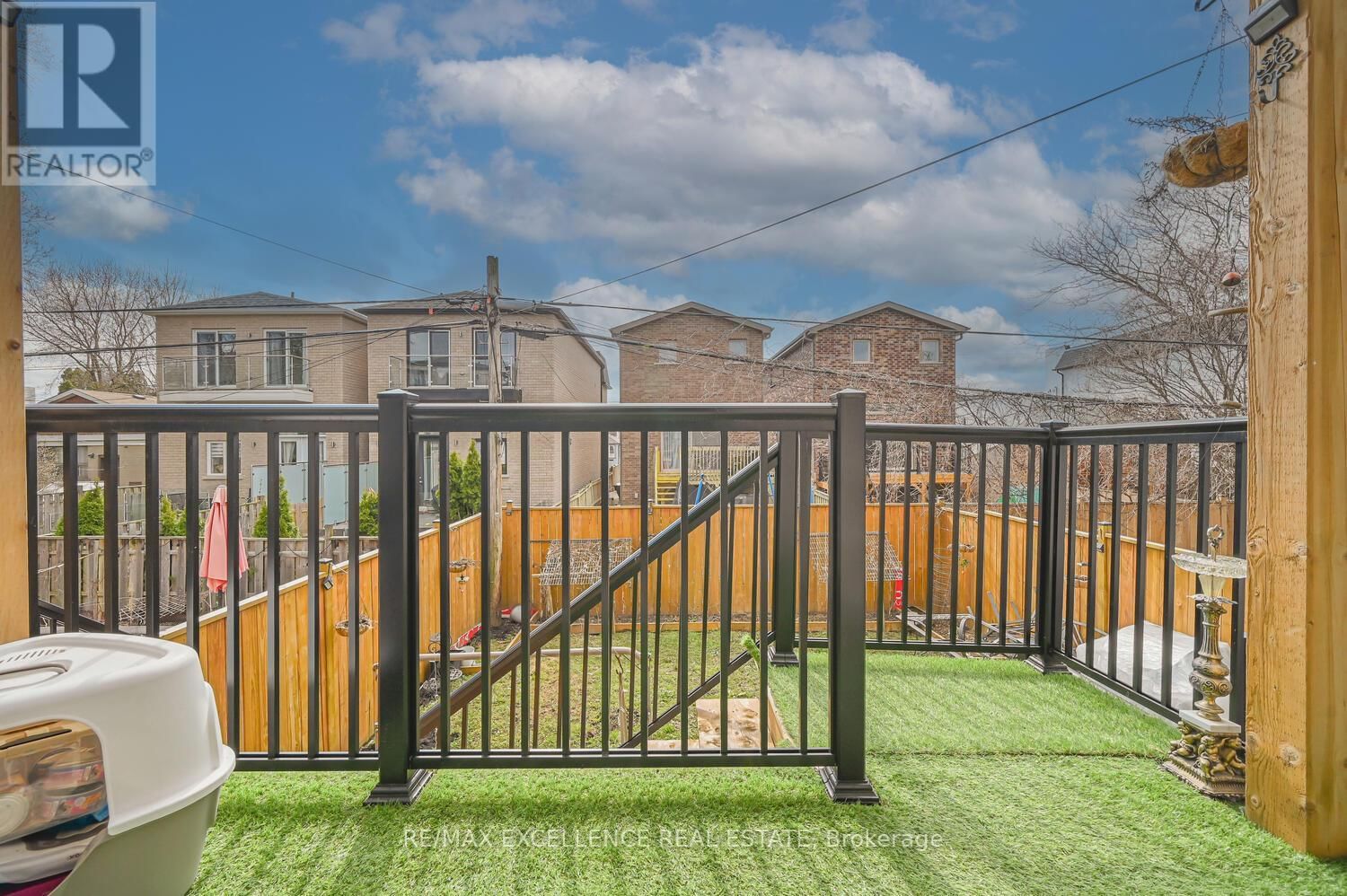 442 PHARMACY AVENUE SOUTH Image 14