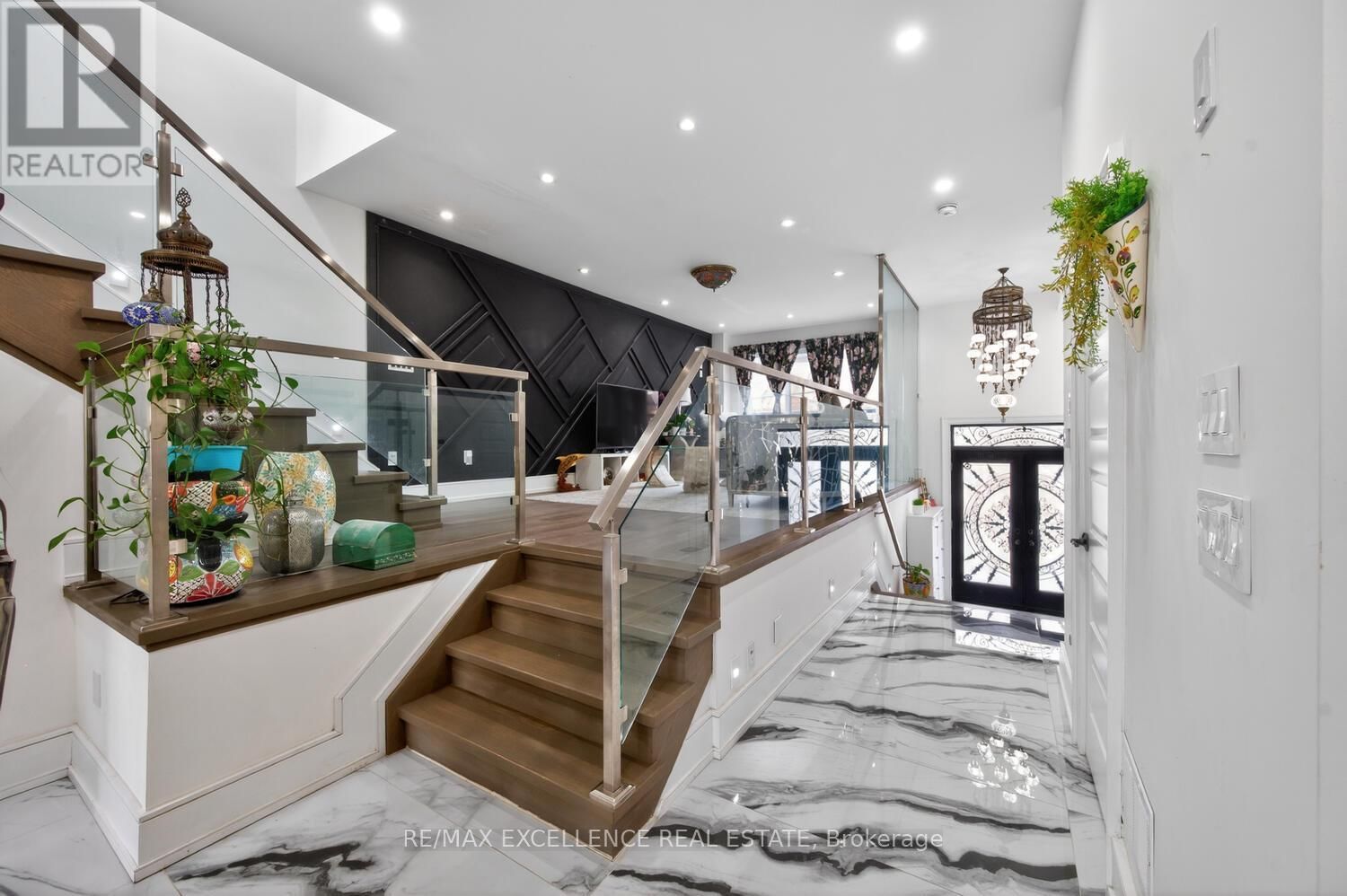 442 PHARMACY AVENUE SOUTH Image 18