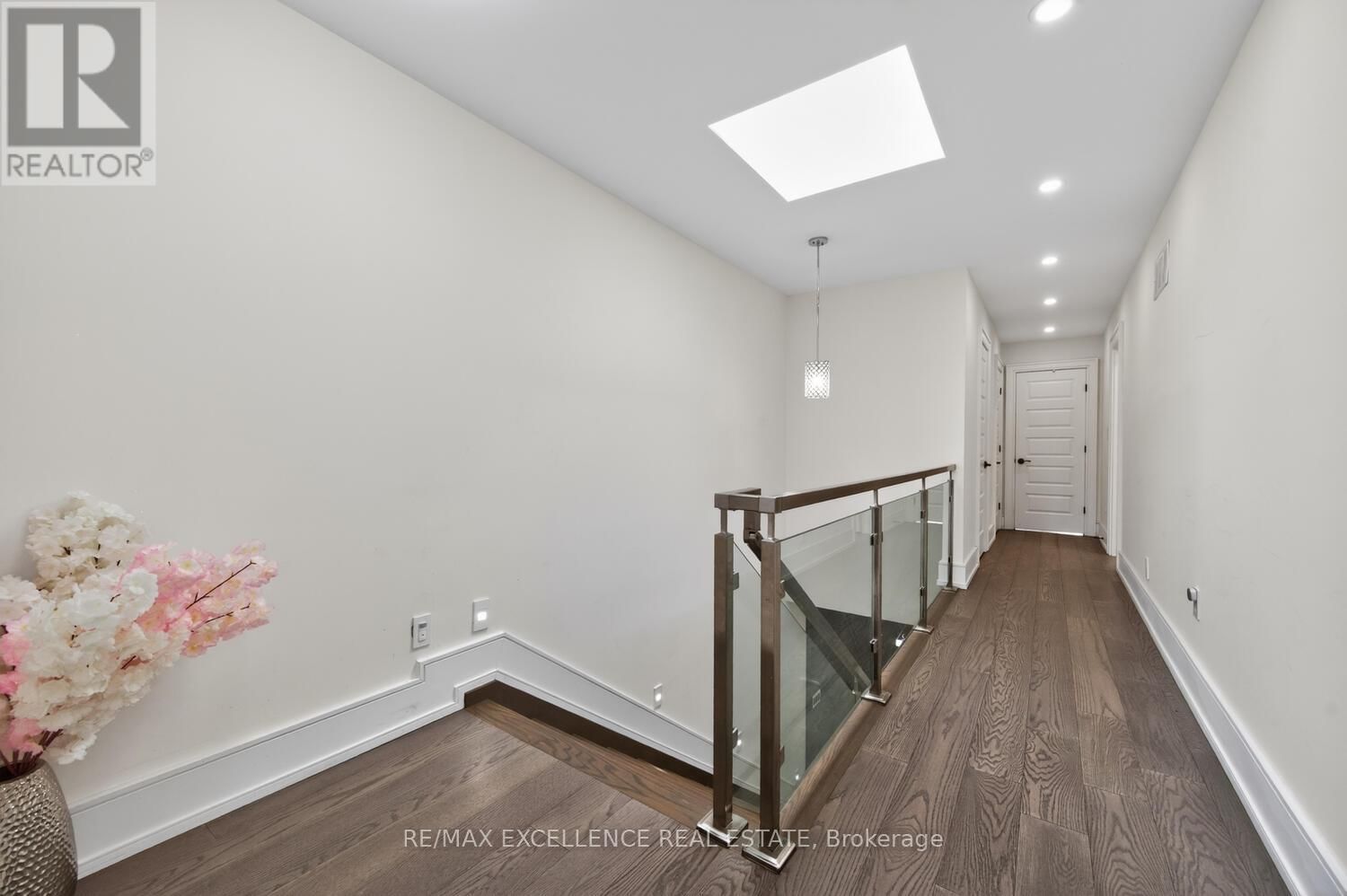 442 PHARMACY AVENUE SOUTH Image 24