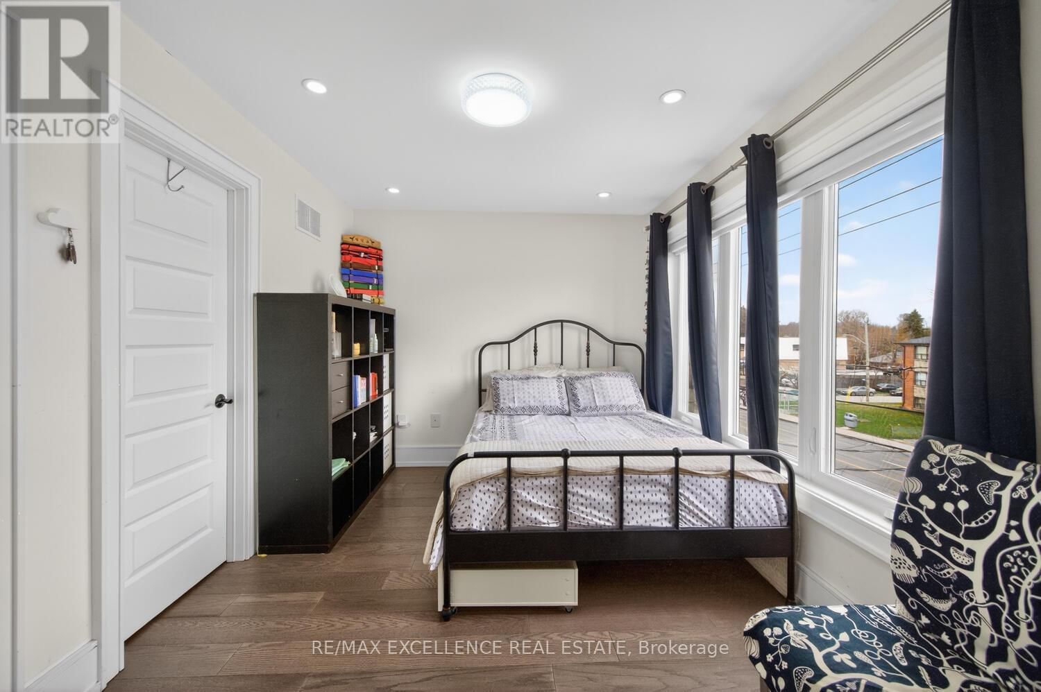 442 PHARMACY AVENUE SOUTH Image 28