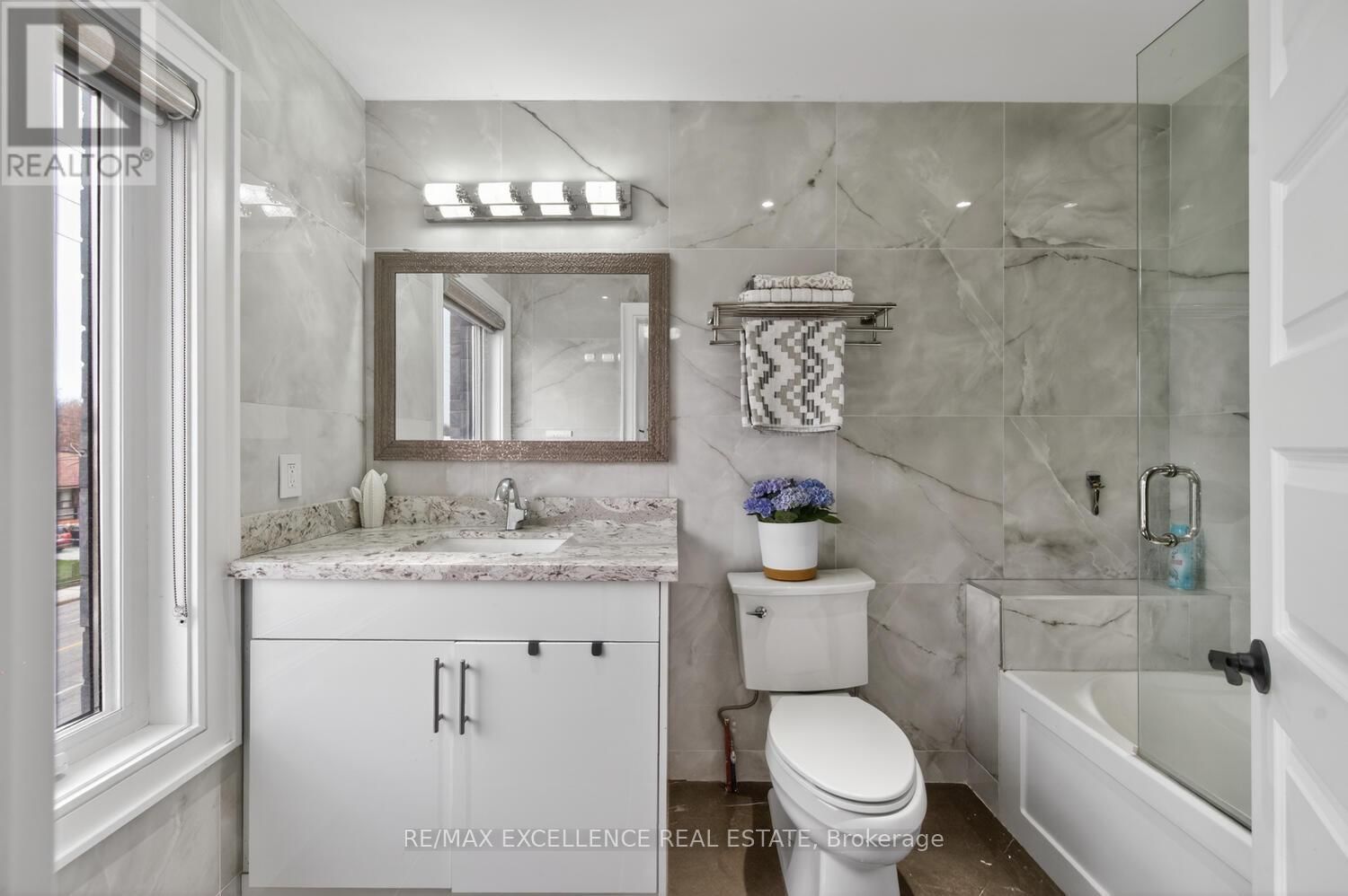 442 PHARMACY AVENUE SOUTH Image 30