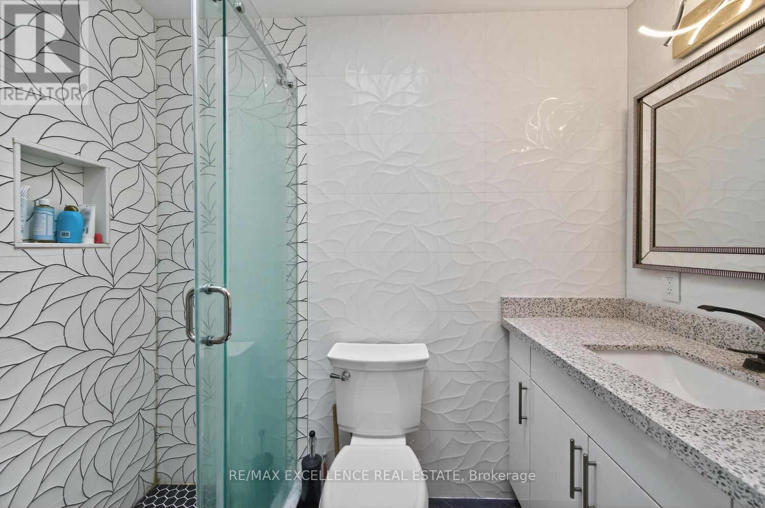 442 PHARMACY AVENUE SOUTH Image 34