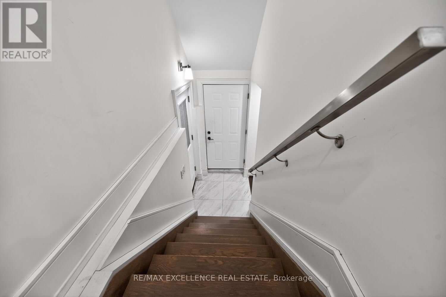 442 PHARMACY AVENUE SOUTH Image 35