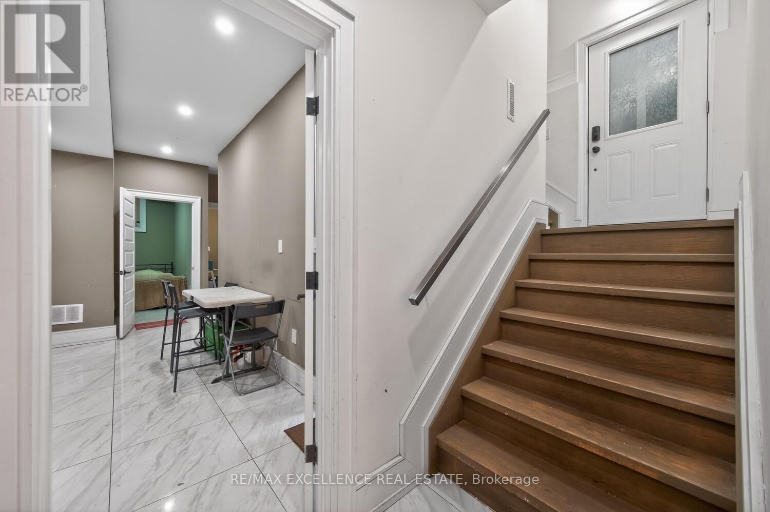 442 PHARMACY AVENUE SOUTH Image 36