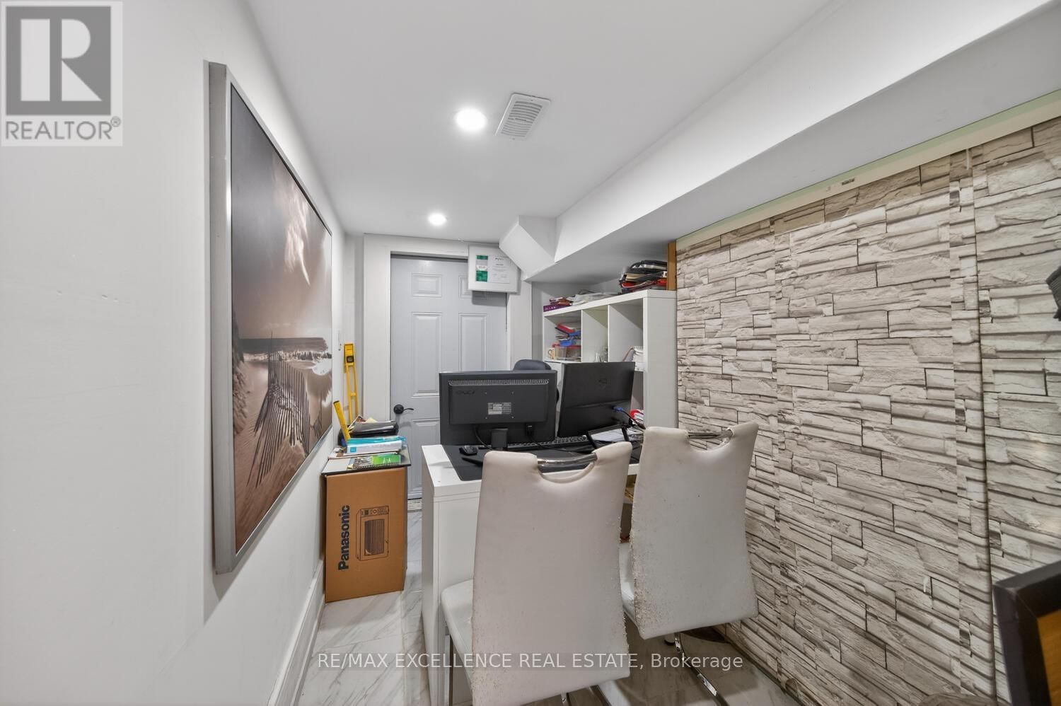 442 PHARMACY AVENUE SOUTH Image 39