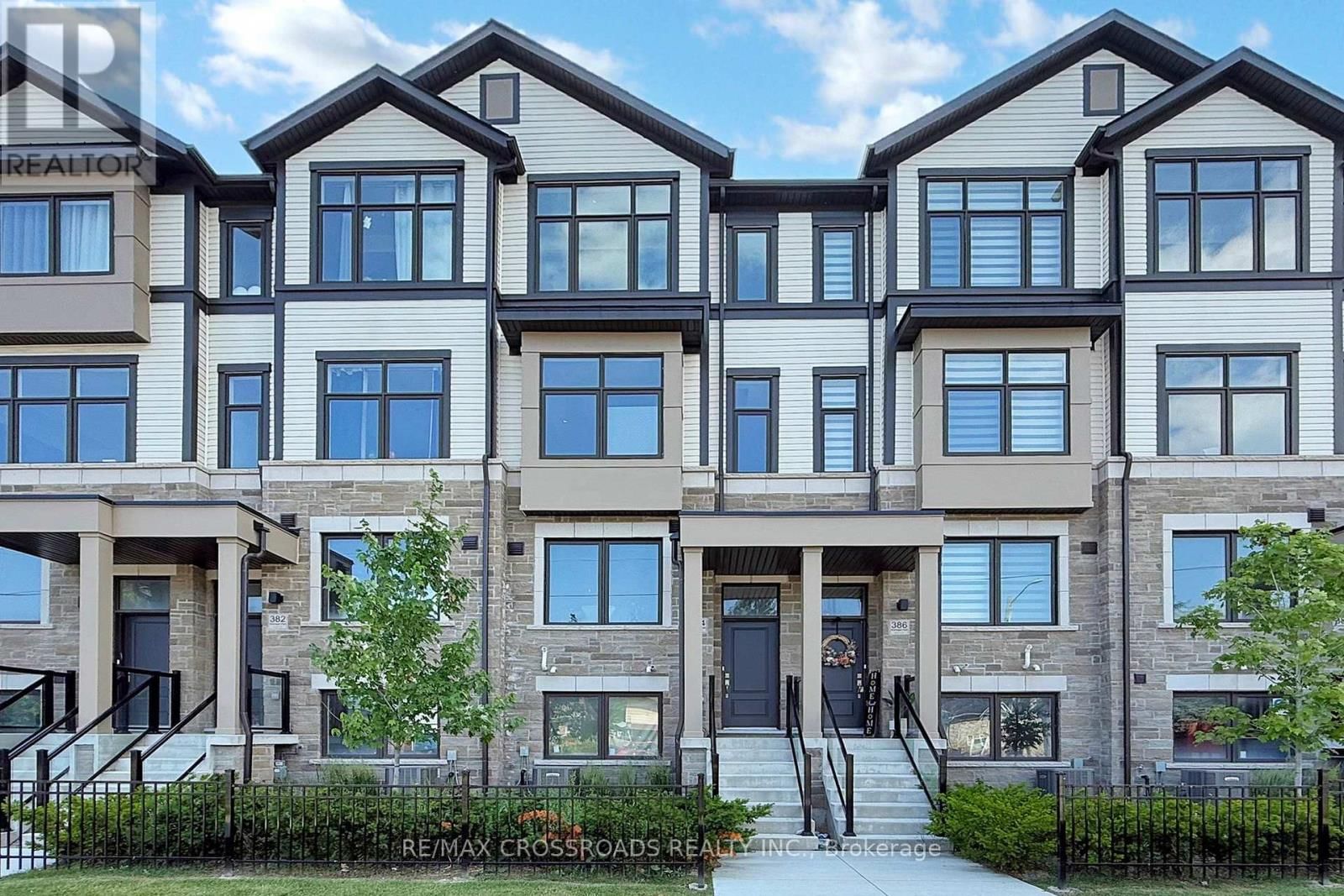 384 OKANAGAN PATH Image 1