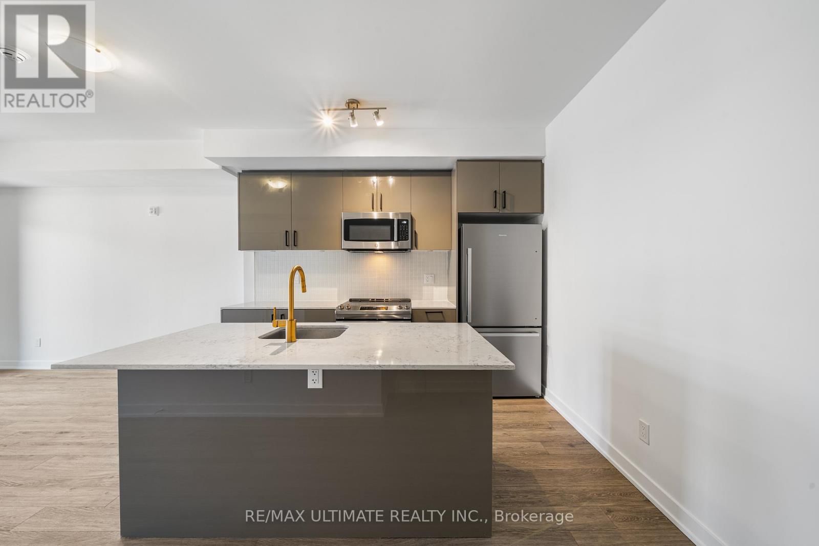 34 - 35 BIRCHCLIFF AVENUE Image 3