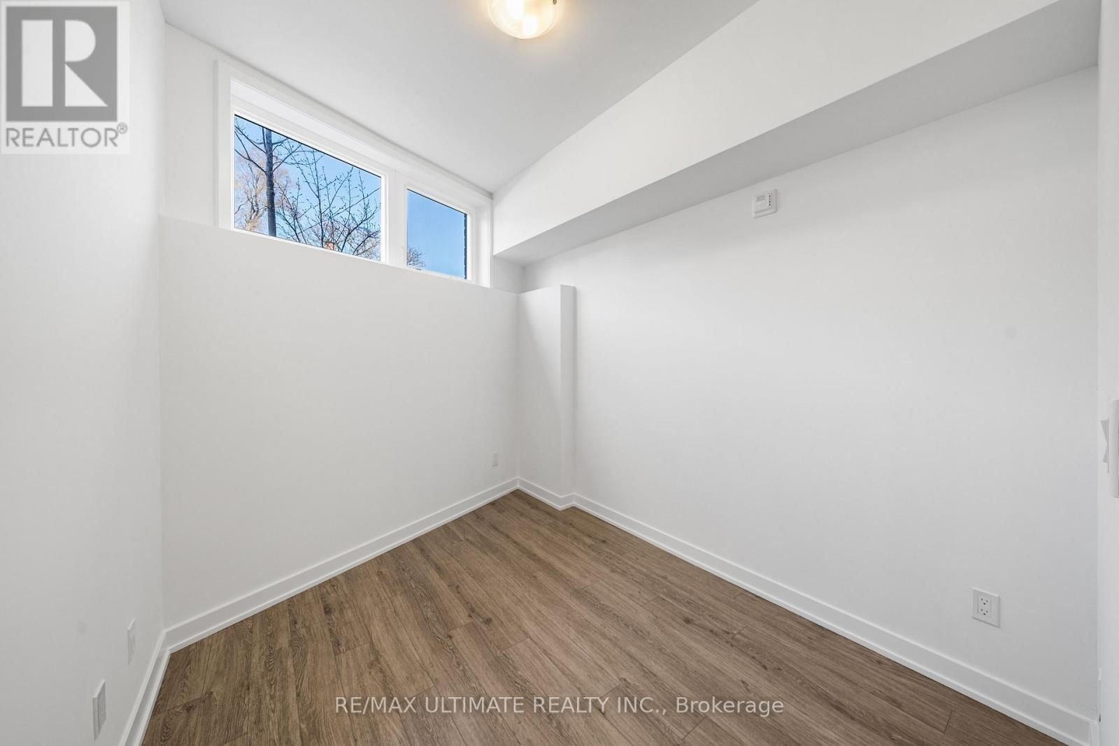 34 - 35 BIRCHCLIFF AVENUE Image 9