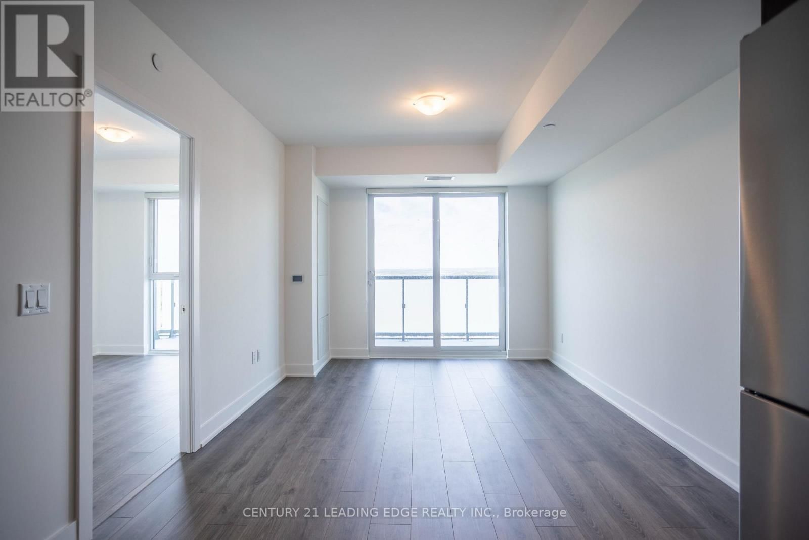 2610 - 2545 SIMCOE STREET NORTH Image 15