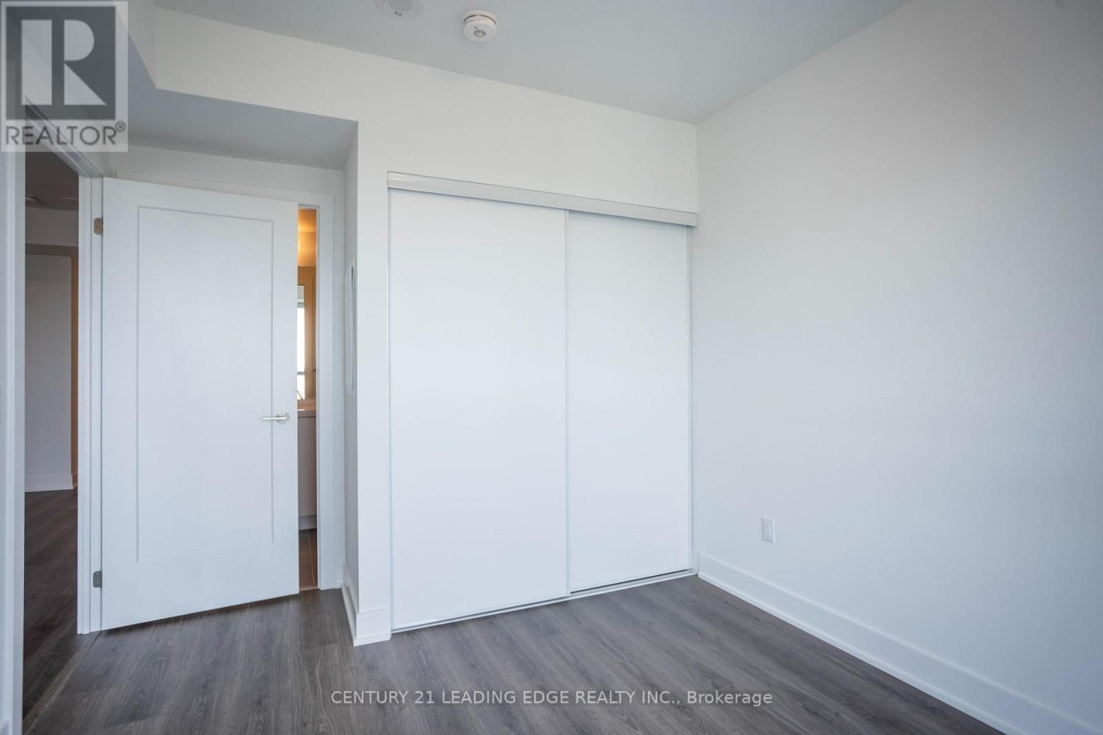 2610 - 2545 SIMCOE STREET NORTH Image 21