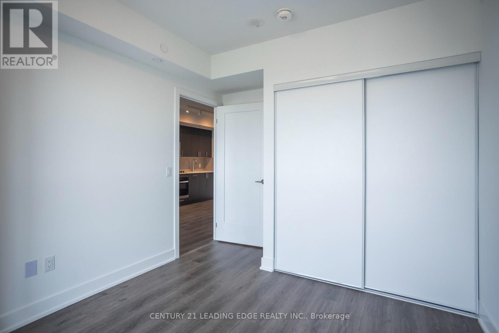 2610 - 2545 SIMCOE STREET NORTH Image 22