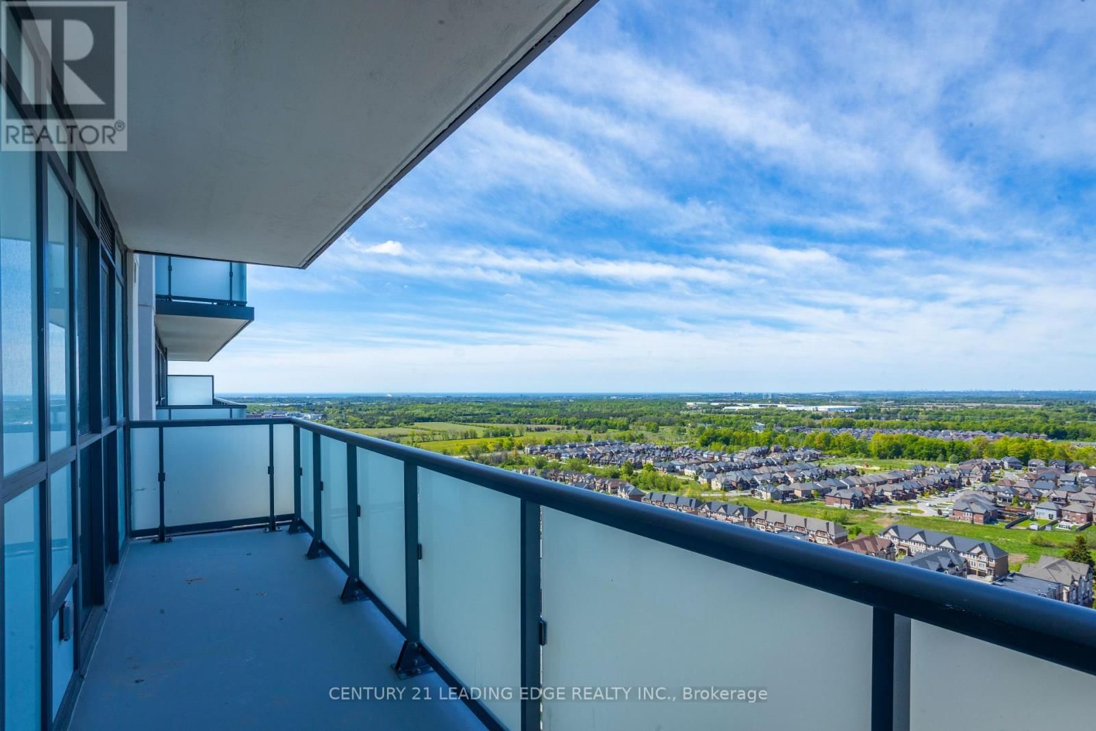 2610 - 2545 SIMCOE STREET NORTH Image 25