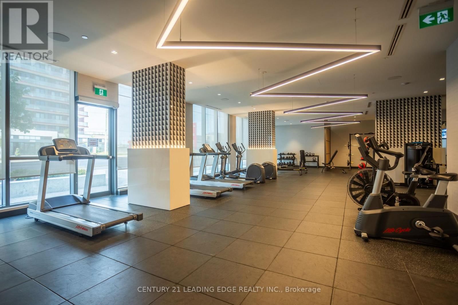 2610 - 2545 SIMCOE STREET NORTH Image 27