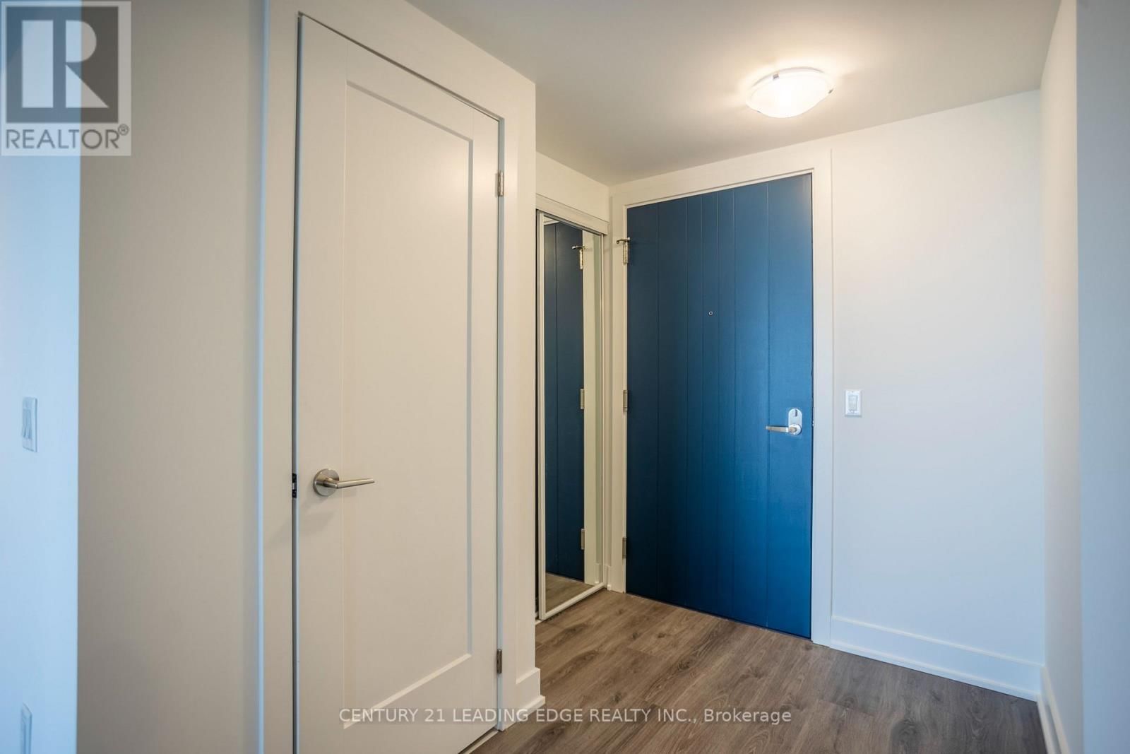 2610 - 2545 SIMCOE STREET NORTH Image 5