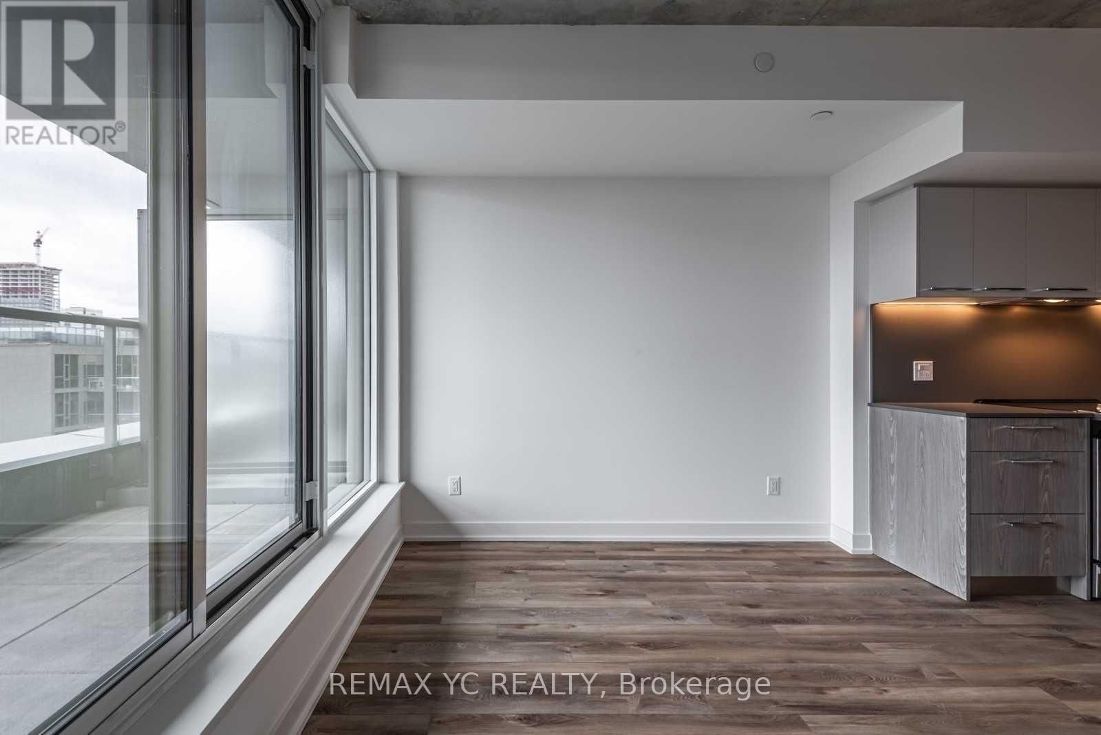 923 - 30 BASEBALL PLACE Image 3