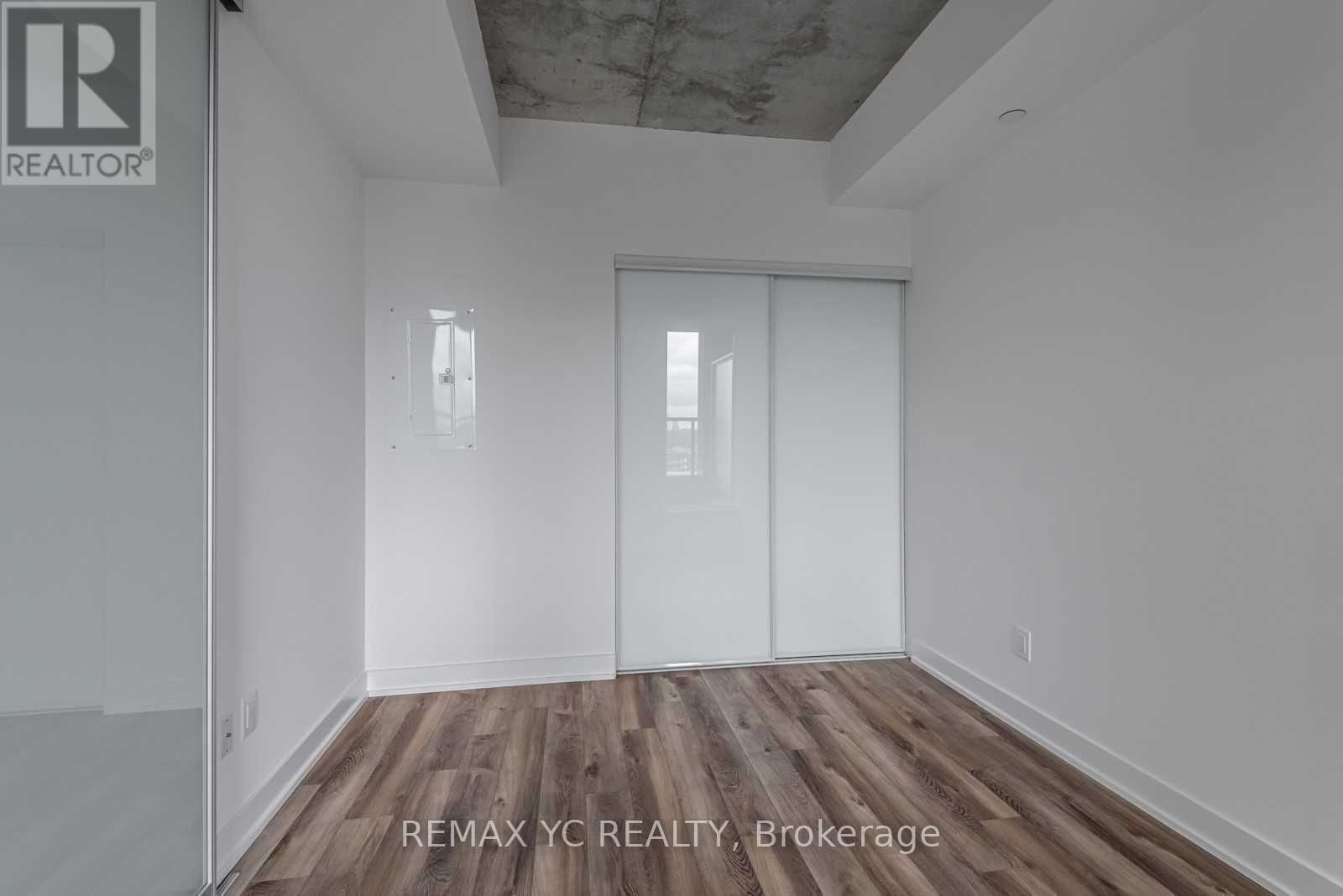 923 - 30 BASEBALL PLACE Image 8