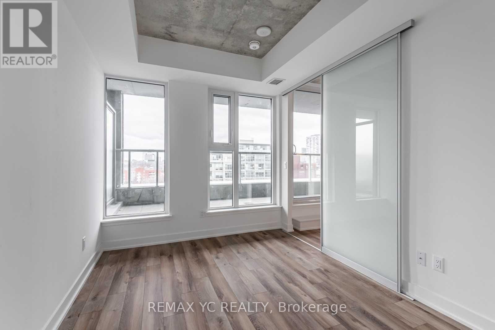 923 - 30 BASEBALL PLACE Image 9