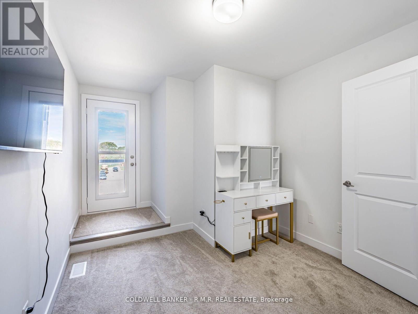 136 BROCKLEY DRIVE Image 44