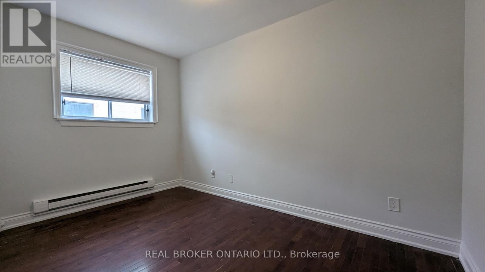 2 - 2209 GERRARD STREET EAST Image 6