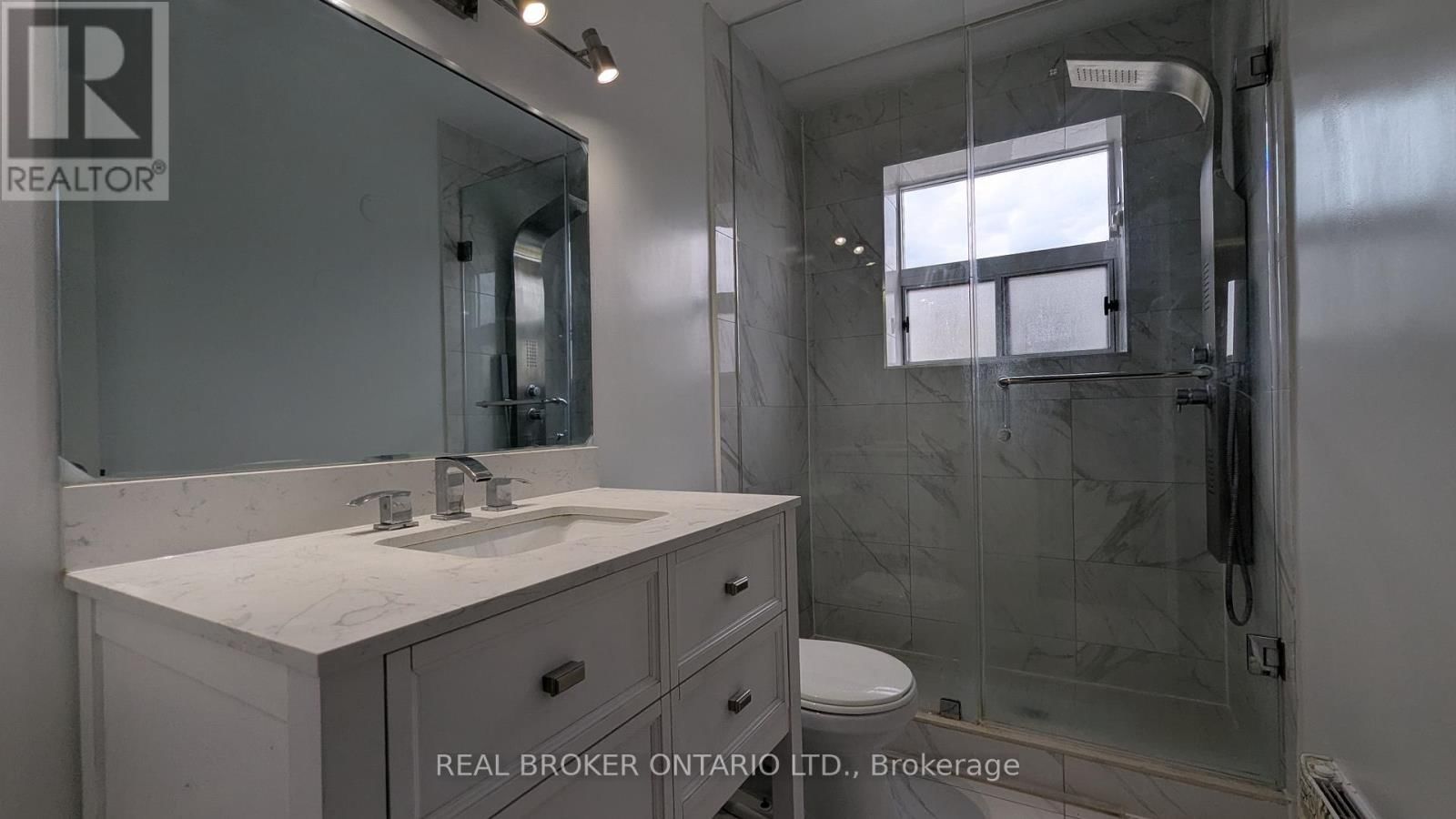 2 - 2209 GERRARD STREET EAST Image 8