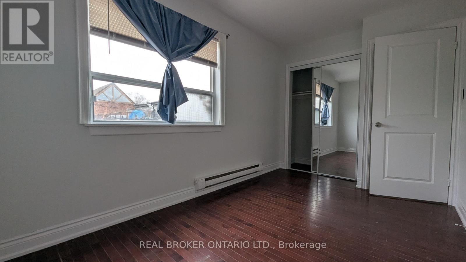 2 - 2209 GERRARD STREET EAST Image 9