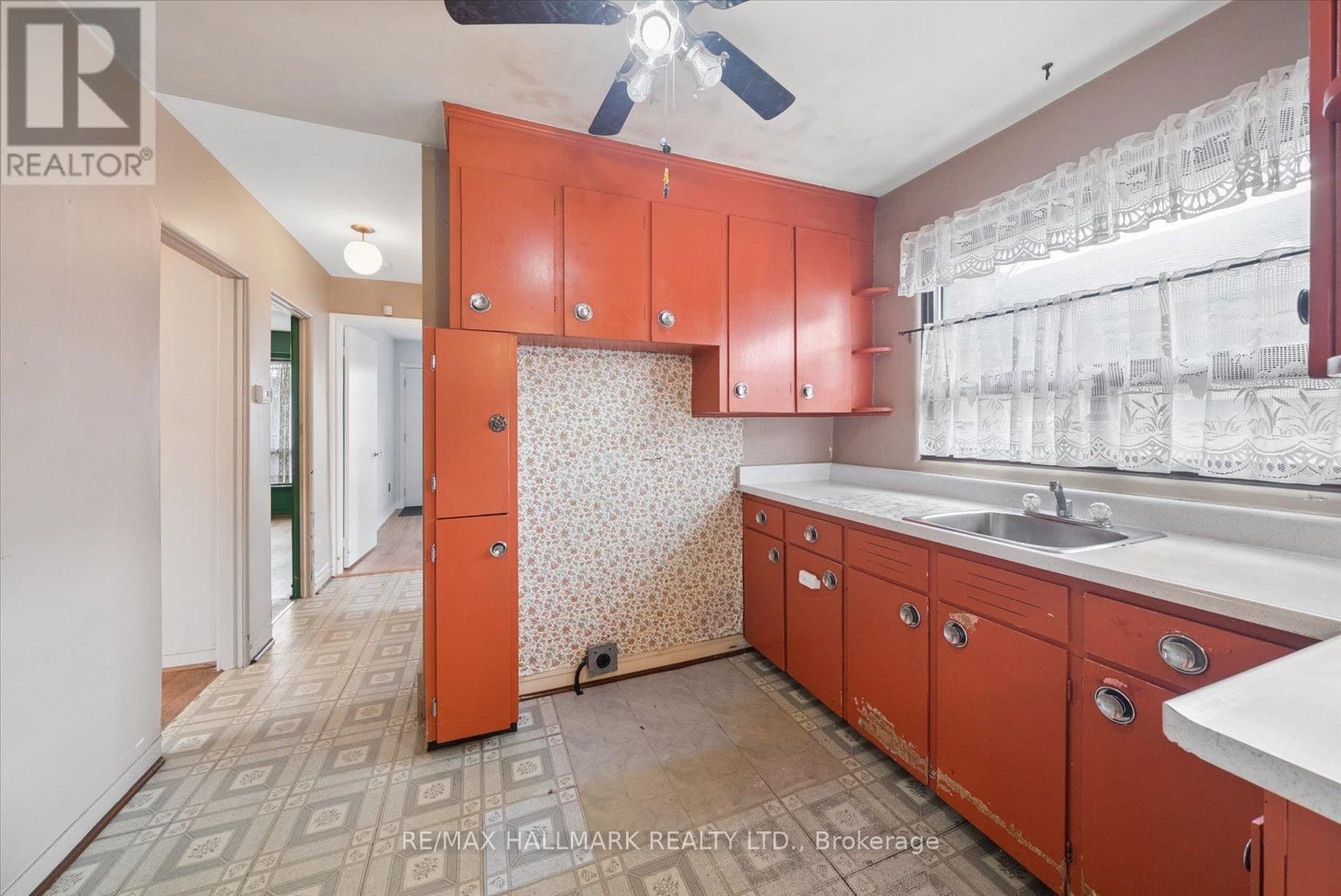 31A LAUREL AVENUE Image 13