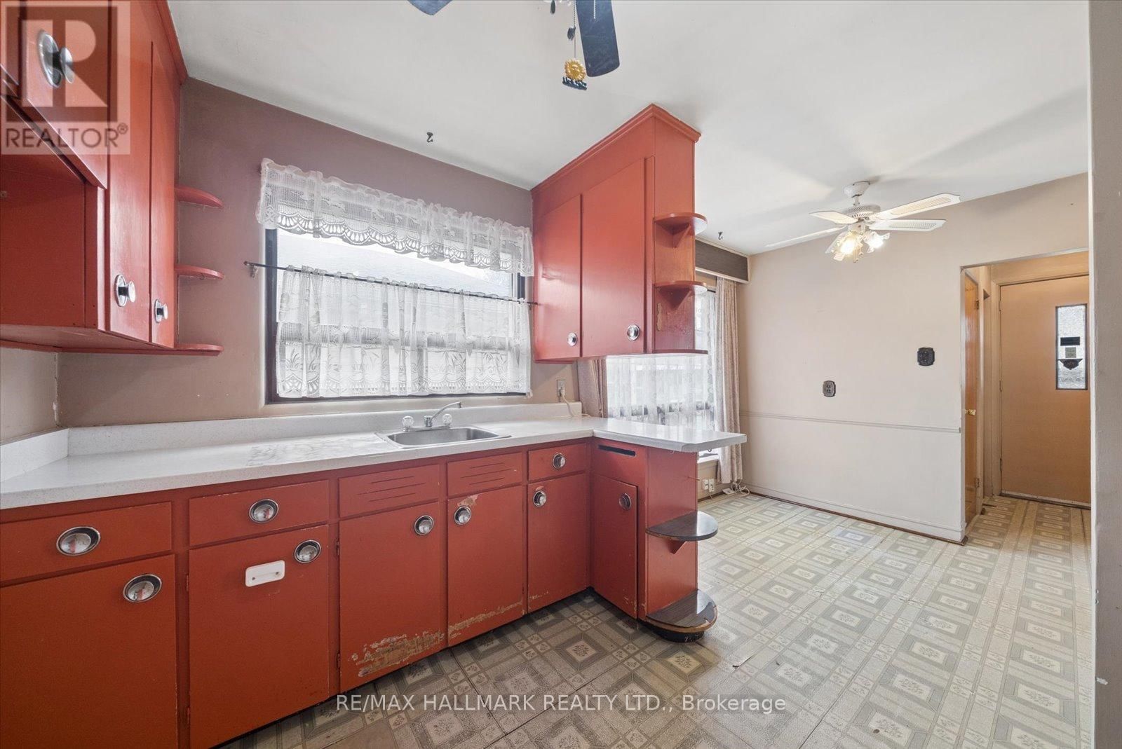 31A LAUREL AVENUE Image 15