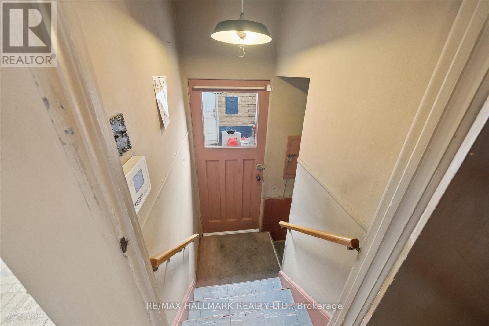 31A LAUREL AVENUE Image 31