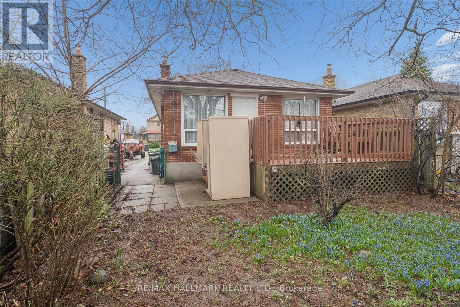 31A LAUREL AVENUE Image 37