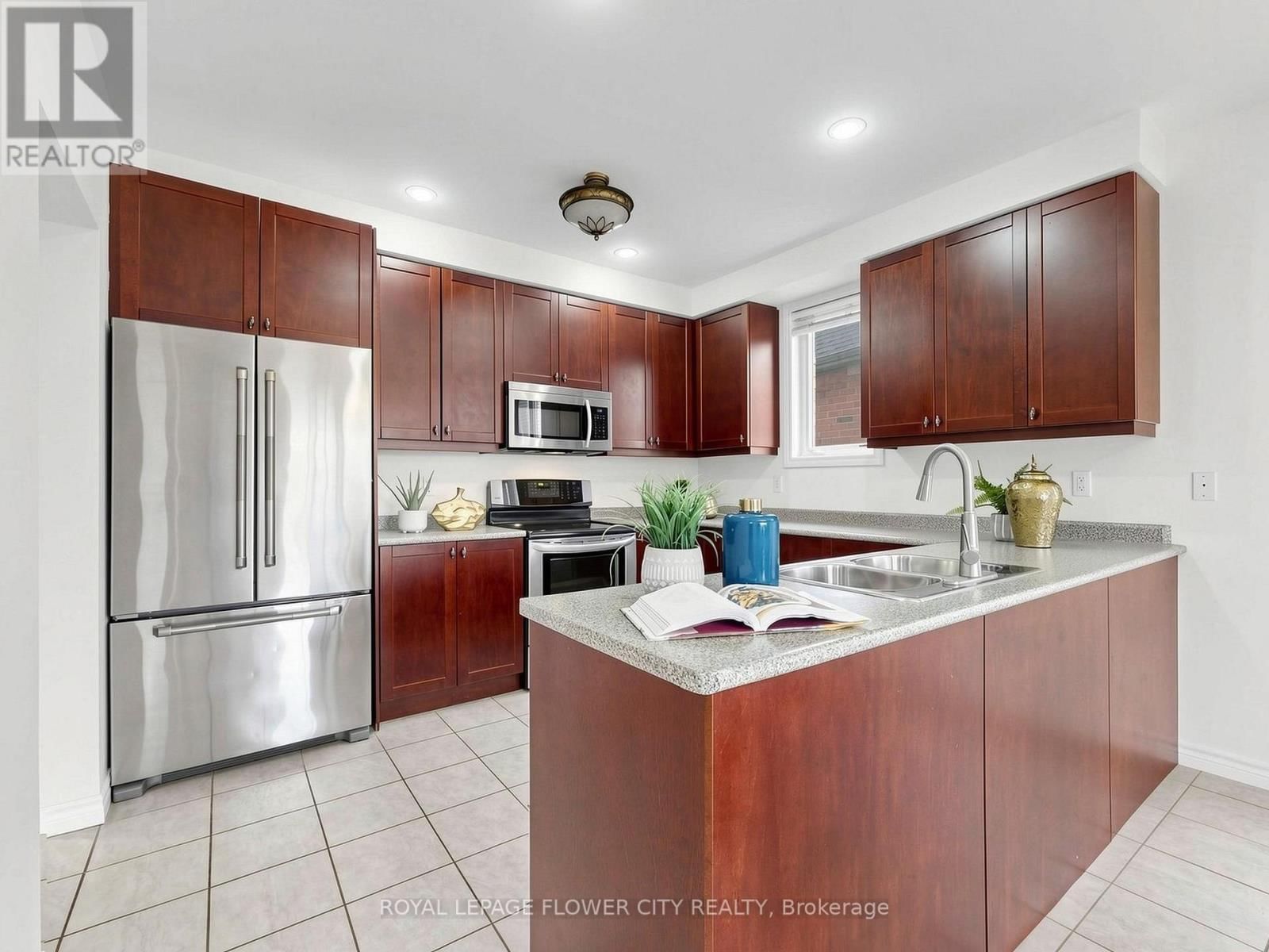 2 DON MORRIS COURT Image 13