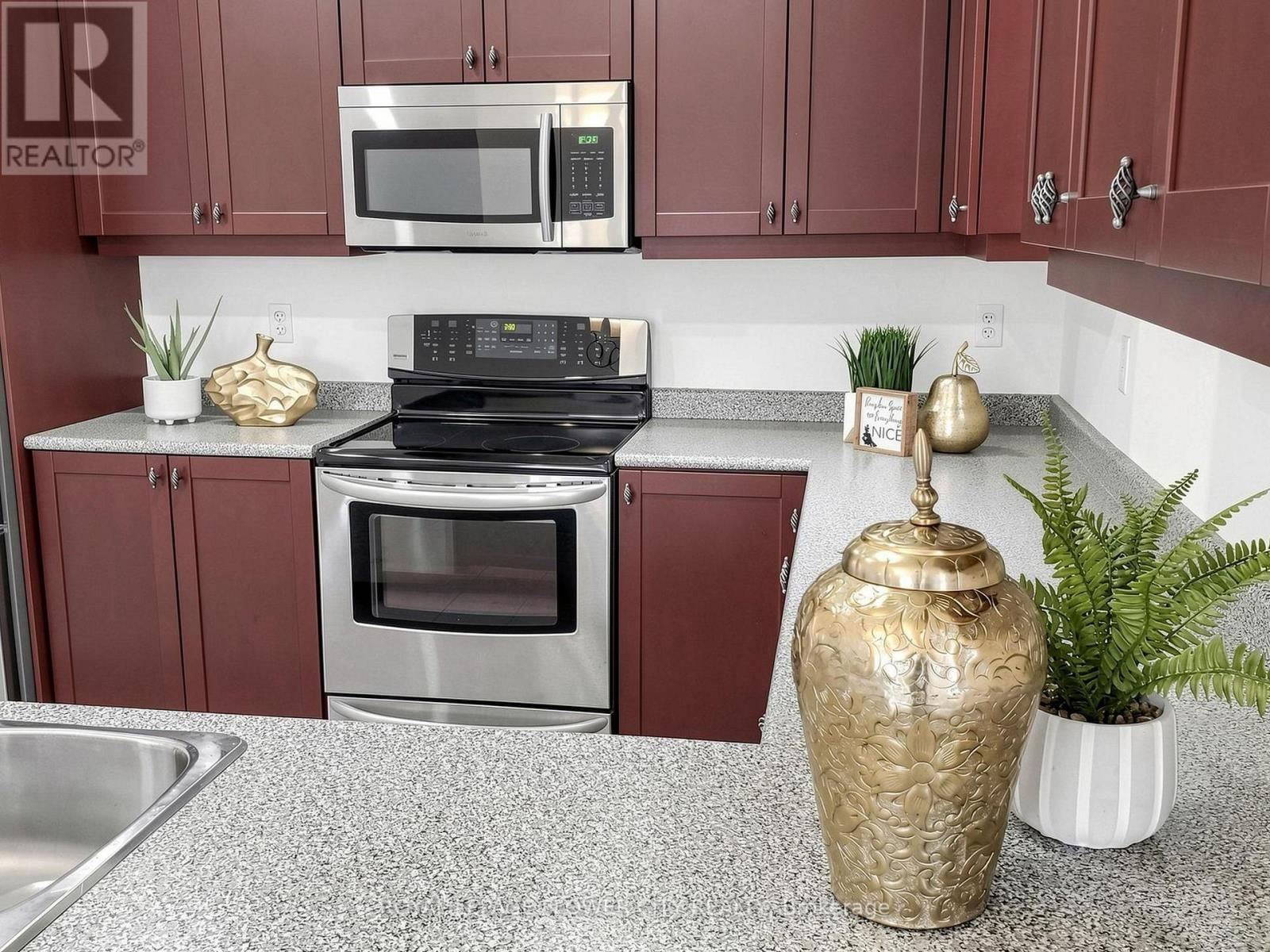 2 DON MORRIS COURT Image 14