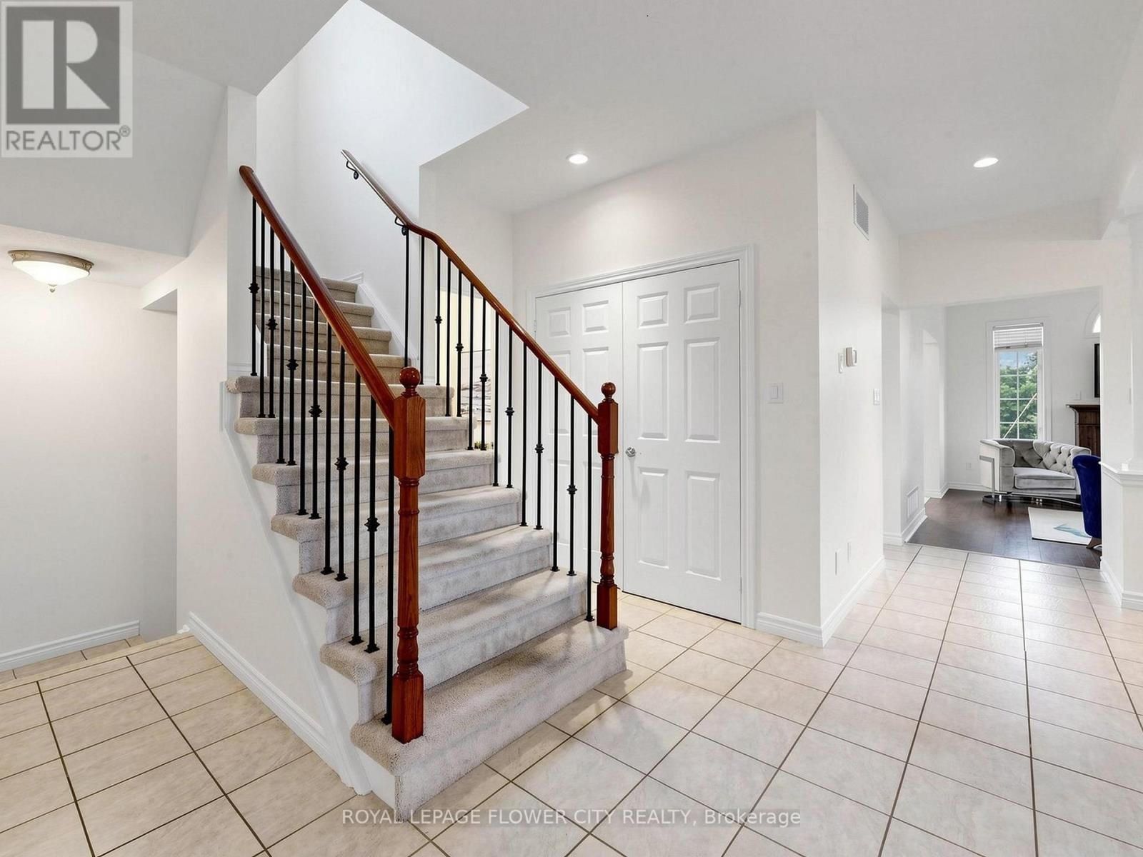 2 DON MORRIS COURT Image 18