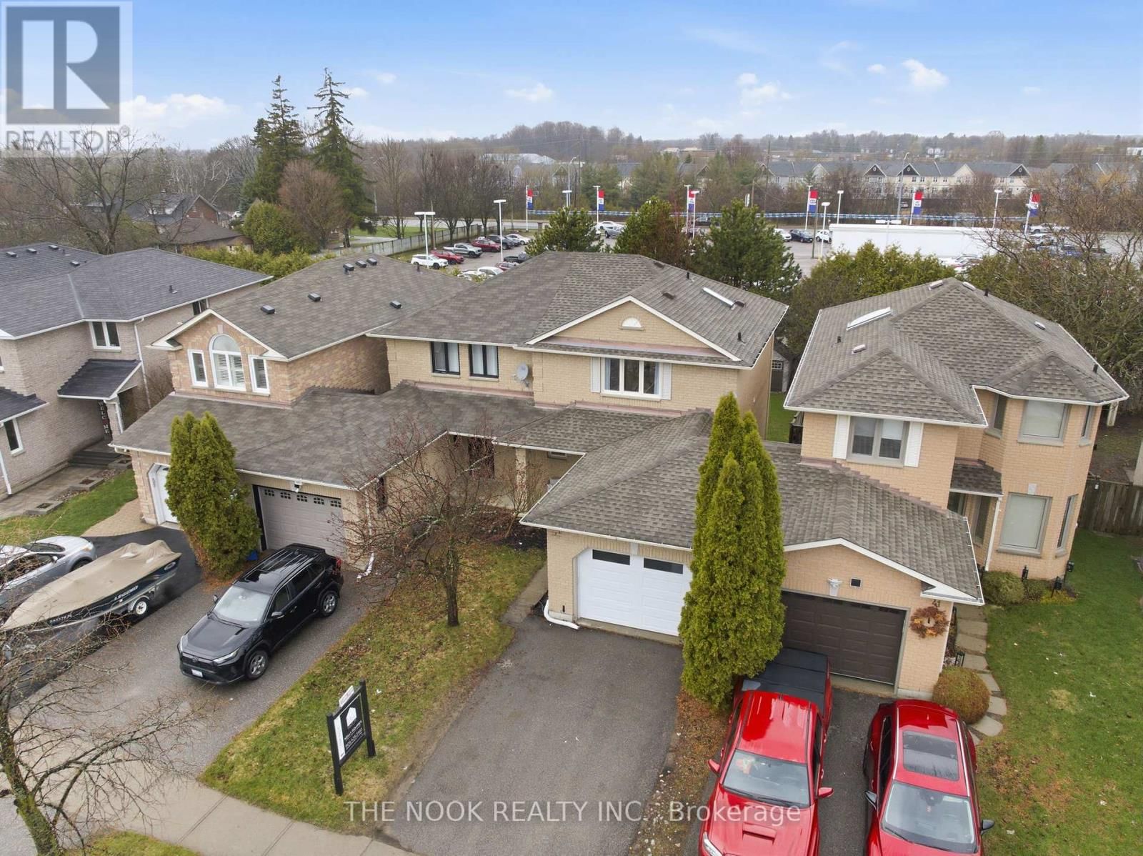 43 SHORT CRESCENT Image 1