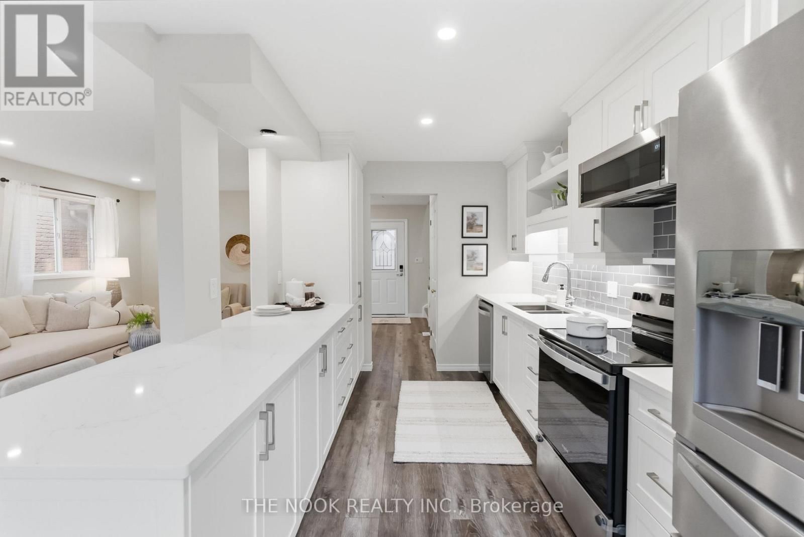 43 SHORT CRESCENT Image 12