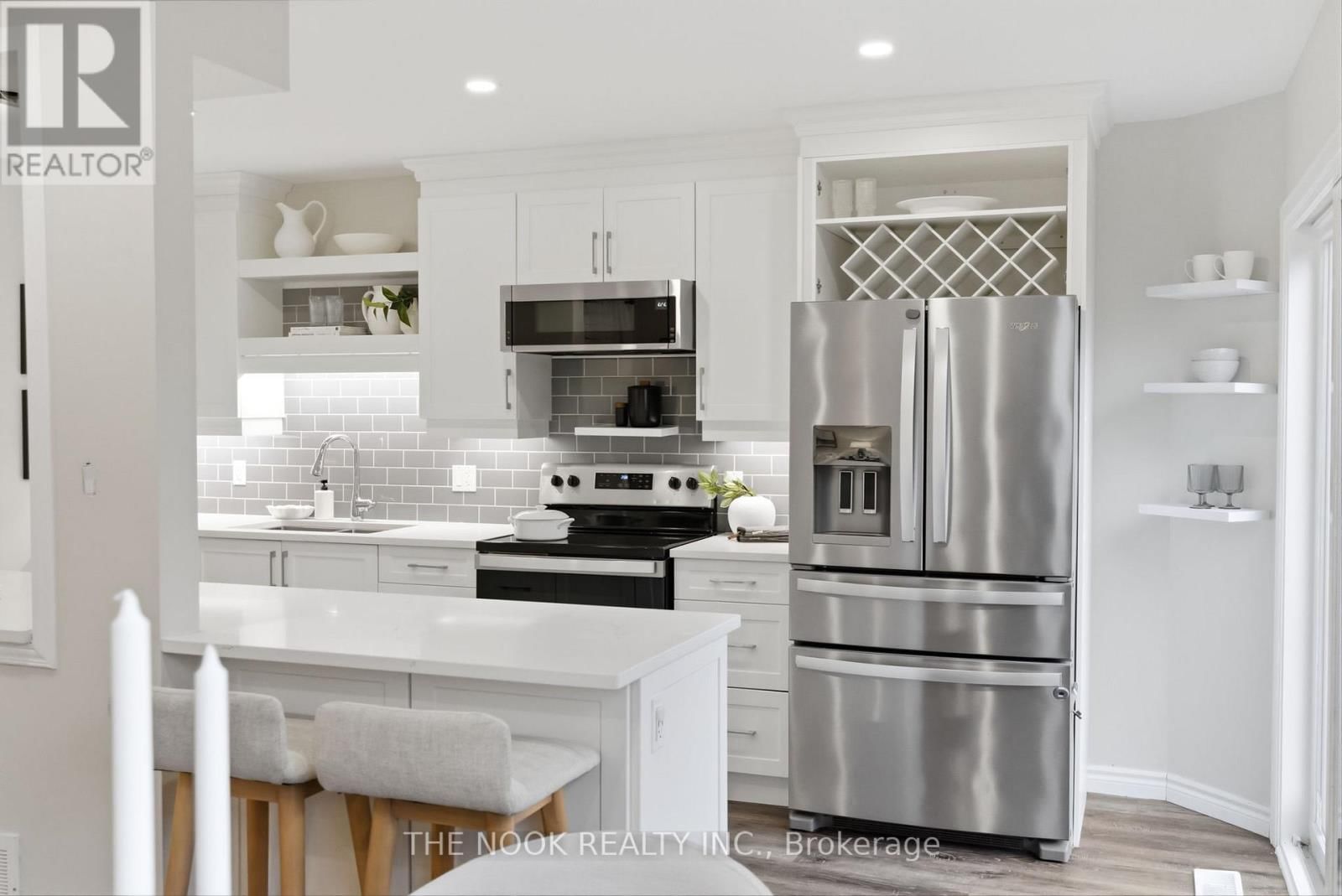 43 SHORT CRESCENT Image 14