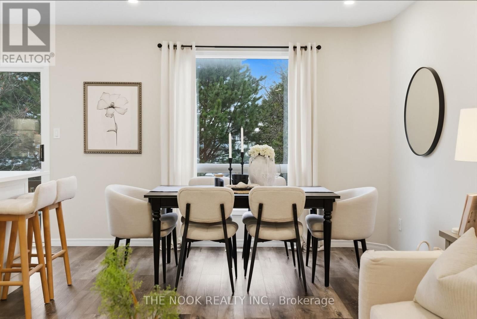 43 SHORT CRESCENT Image 17