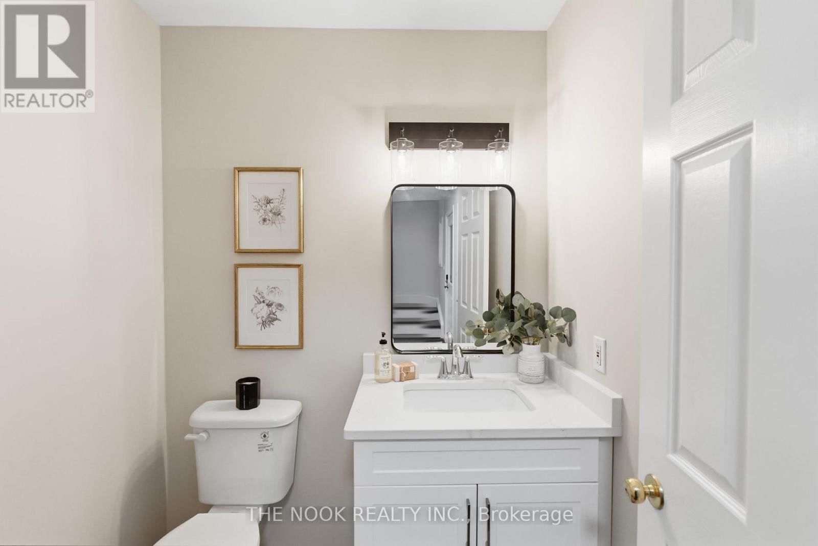 43 SHORT CRESCENT Image 24