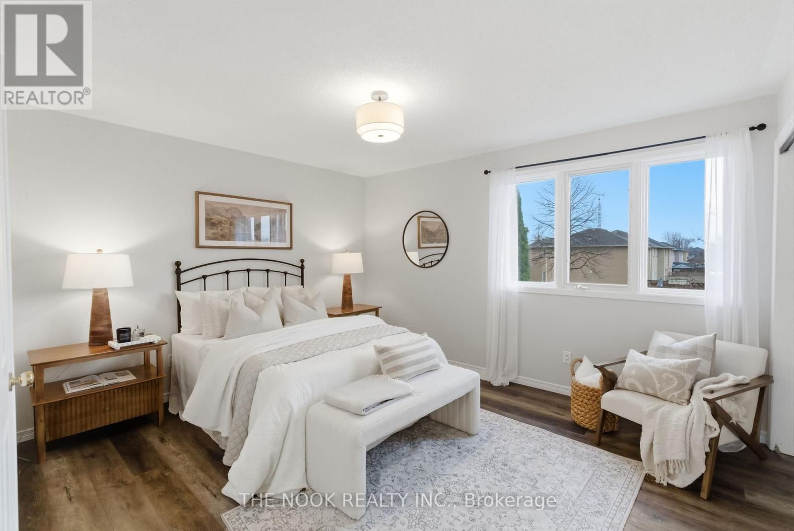 43 SHORT CRESCENT Image 25