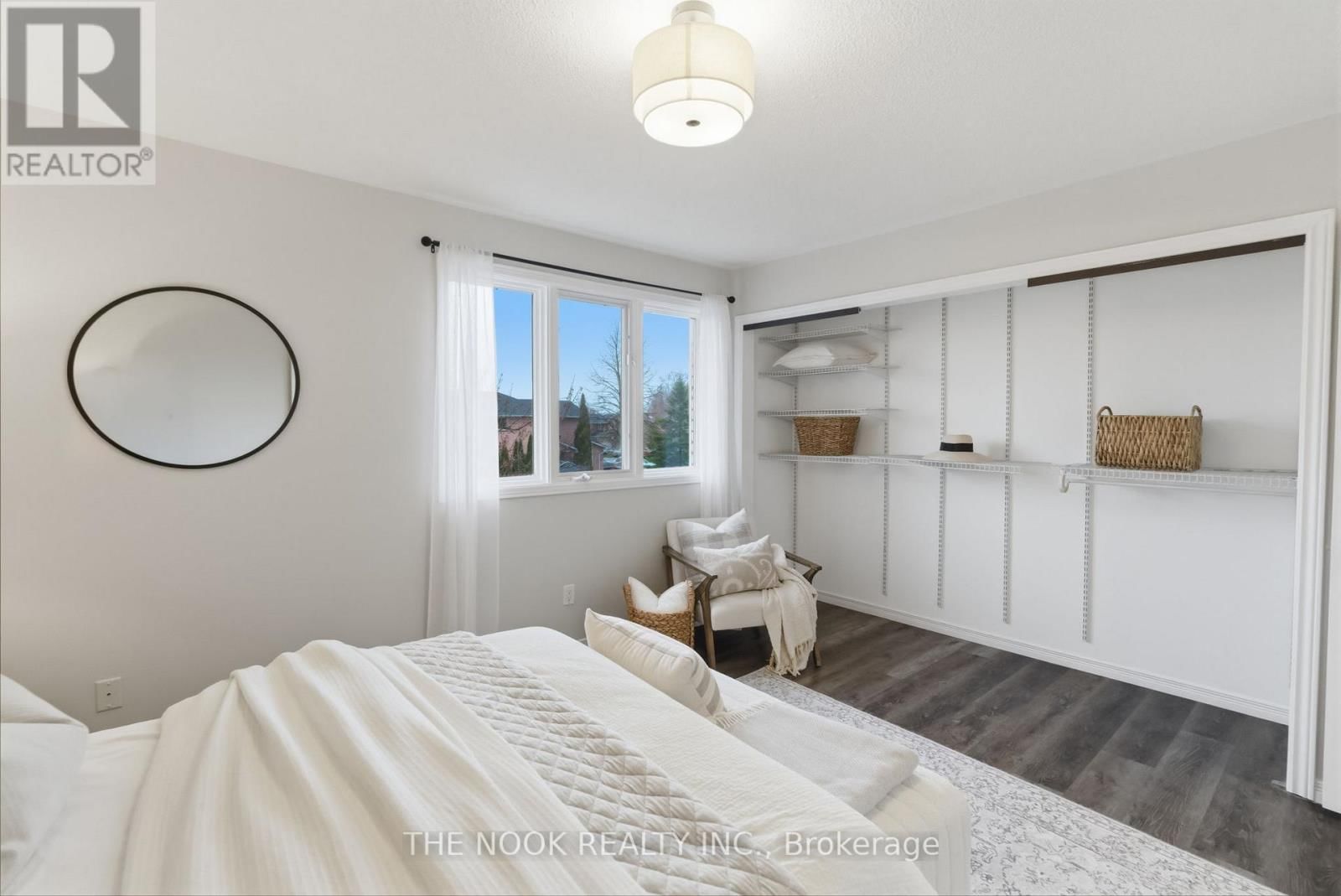 43 SHORT CRESCENT Image 27