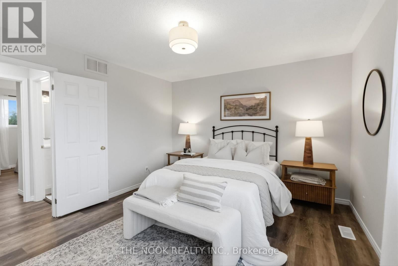 43 SHORT CRESCENT Image 29