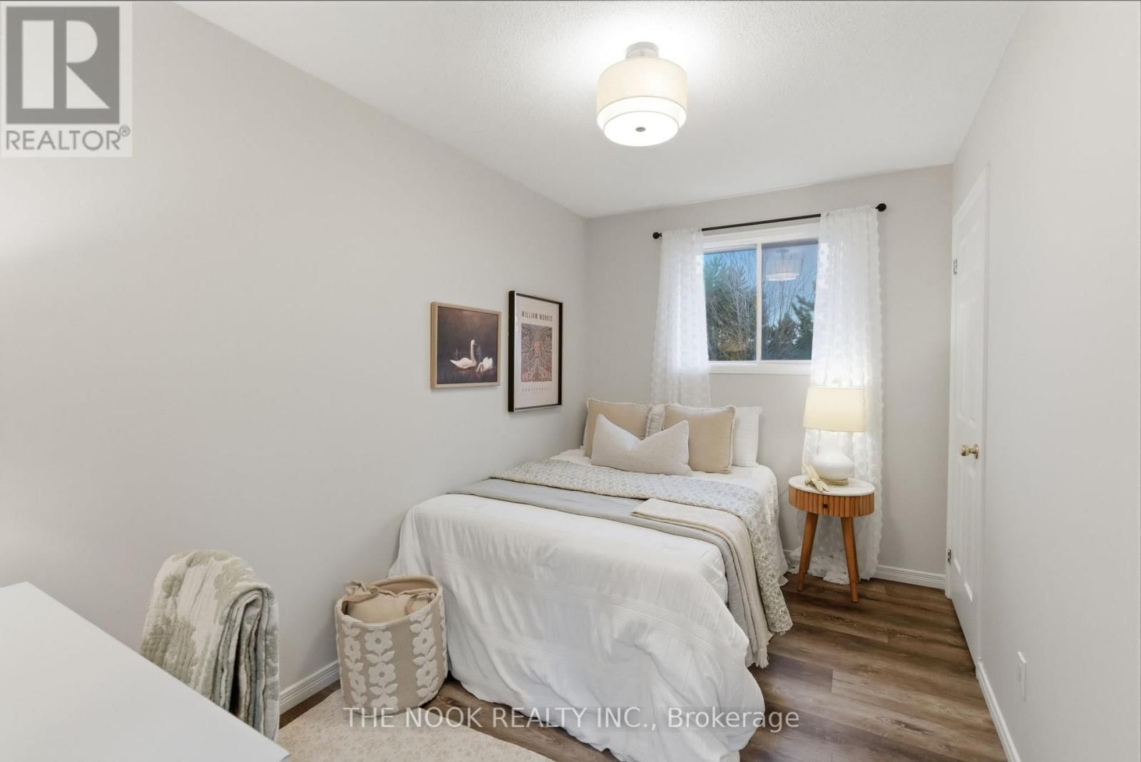 43 SHORT CRESCENT Image 30