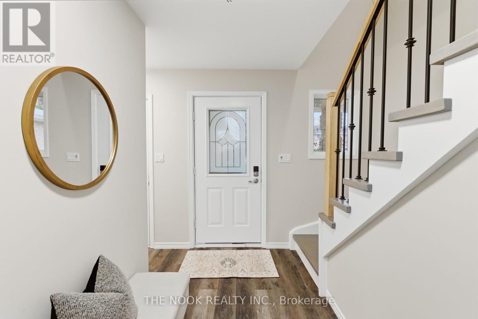 43 SHORT CRESCENT Image 4