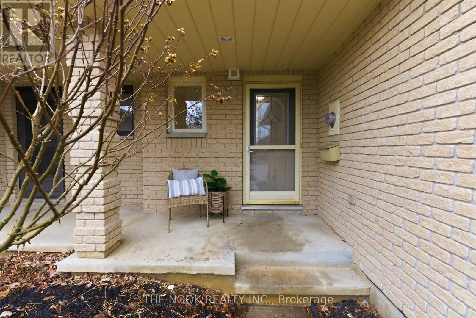 43 SHORT CRESCENT Image 50