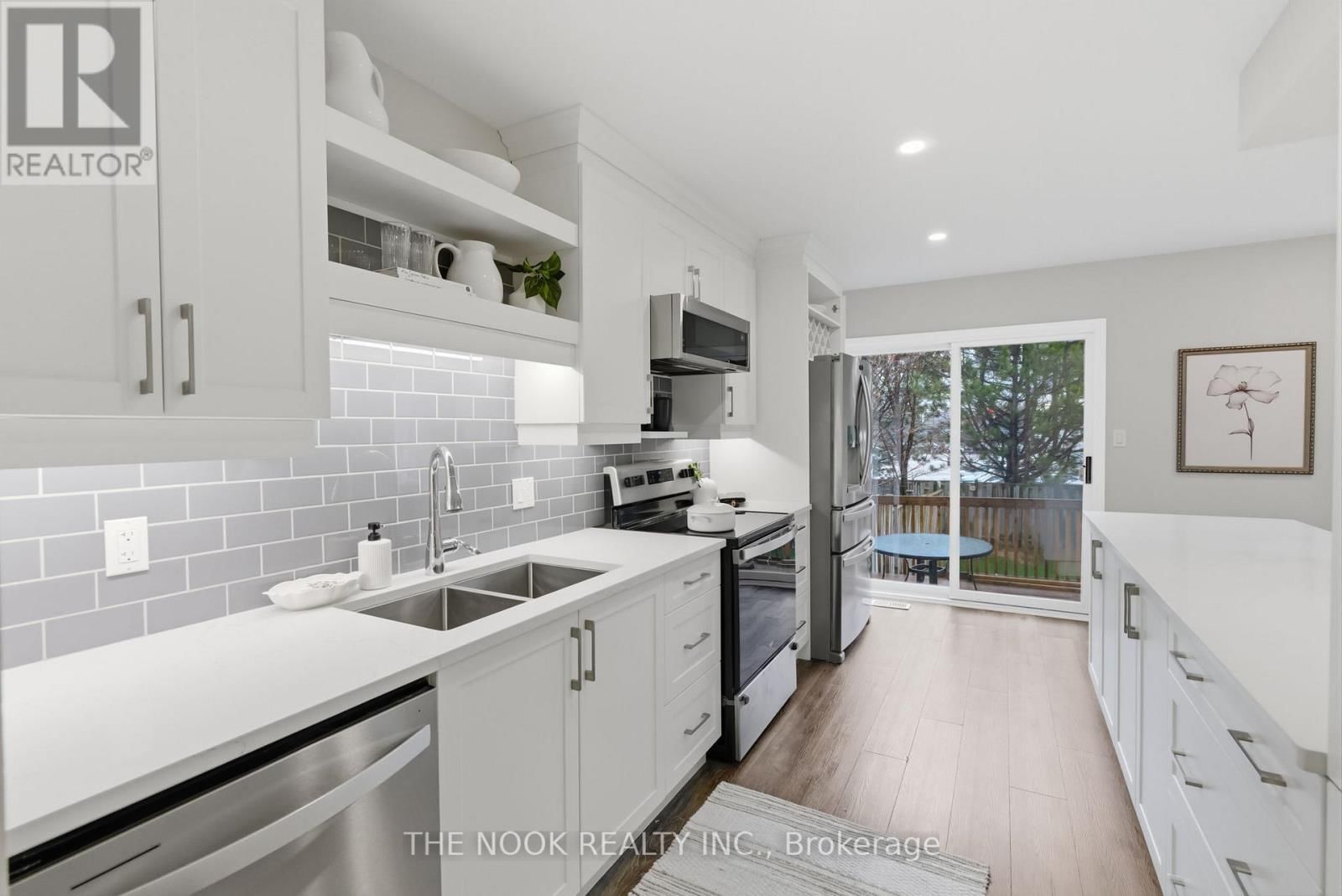 43 SHORT CRESCENT Image 8